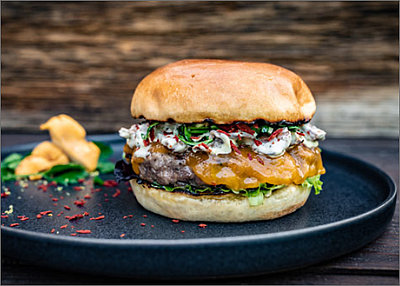 Pfifferling Cheddar Burger mit Gremolata